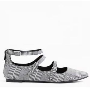 Torrid plaid point toe flats size 7w